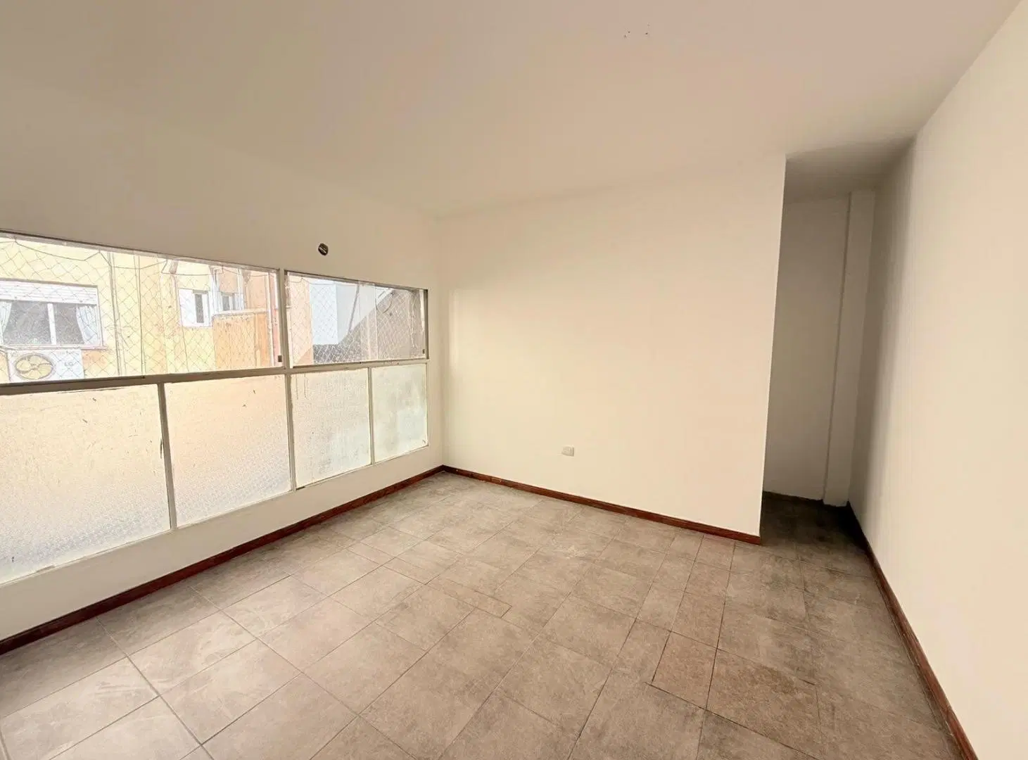 Amplio departamento (Duplex) 4 dormitorios - Barrio Centro 1