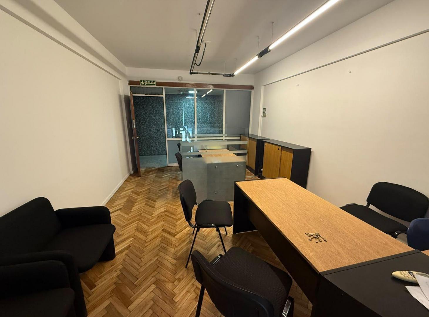 Foto de OFICINA EN VENTA MICROCENTRO, imagen 2