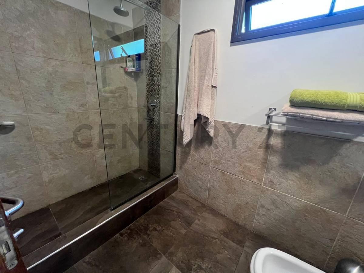 Century21lopez Vende Casa en Barrio L As Cortaderas 1 5