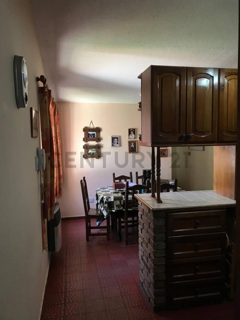 Century21lopez Vende Casa B° Cementista 2 1