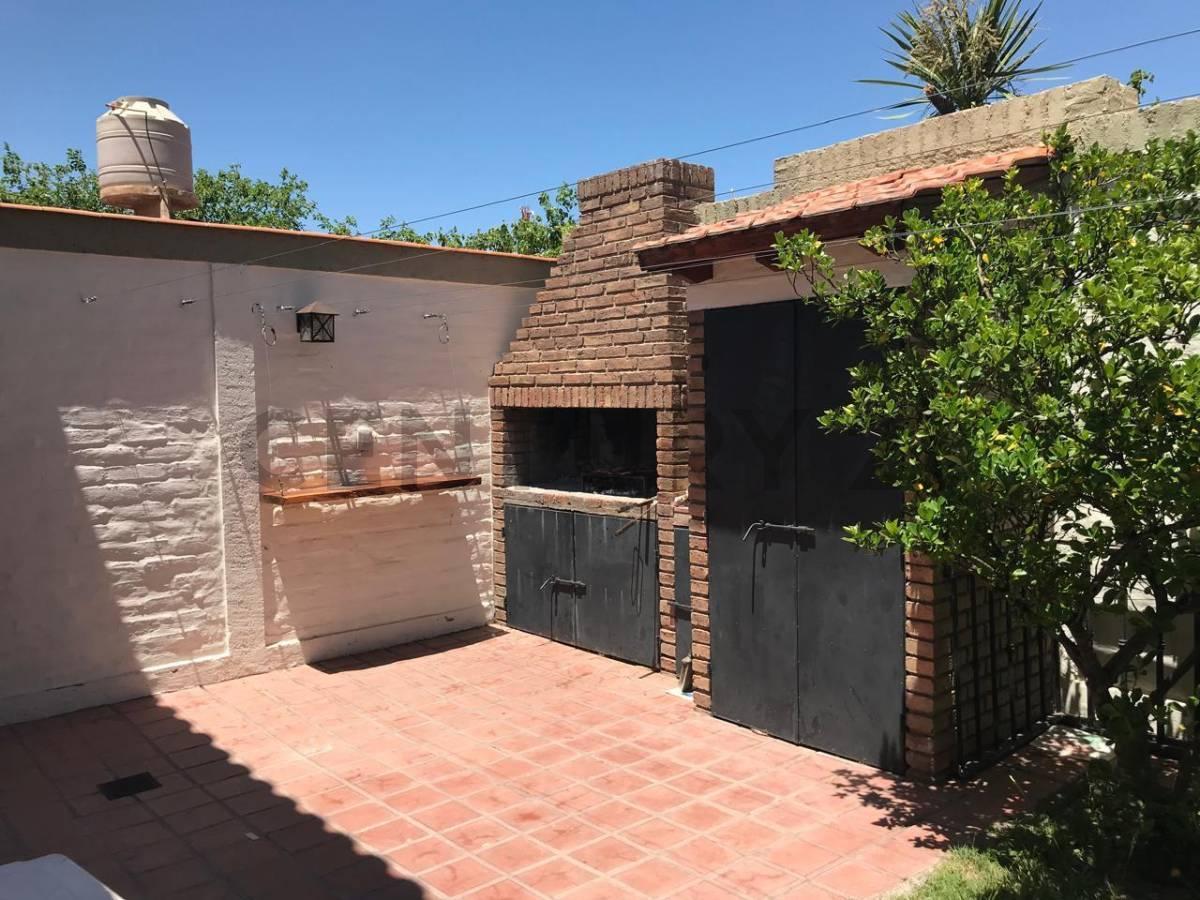 Century21lopez Vende Casa B° Cementista 2 4