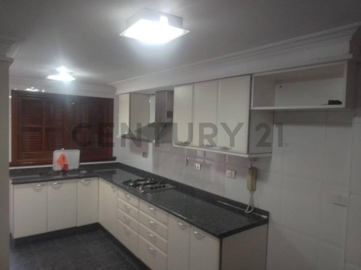 Century21lopez Vende Casa en Barrio Palmares 4