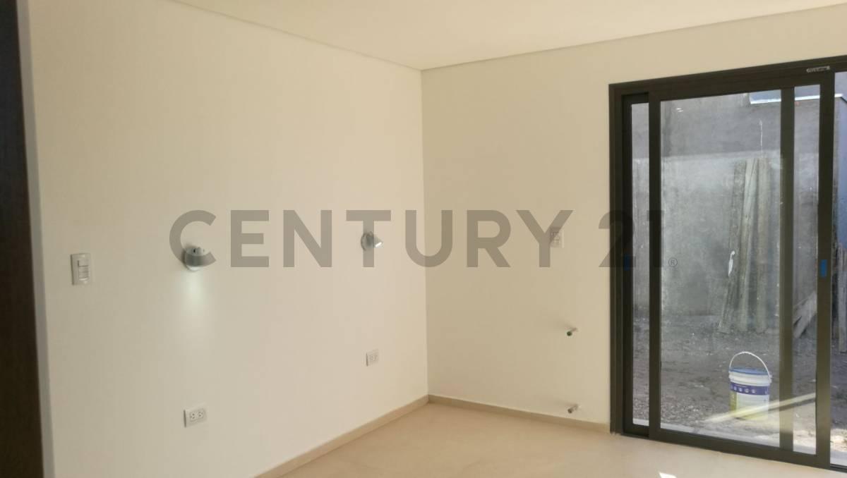 Venta Casa en Pozo - 3 Hab. + Estudio + 3 Baños Century 2. 5
