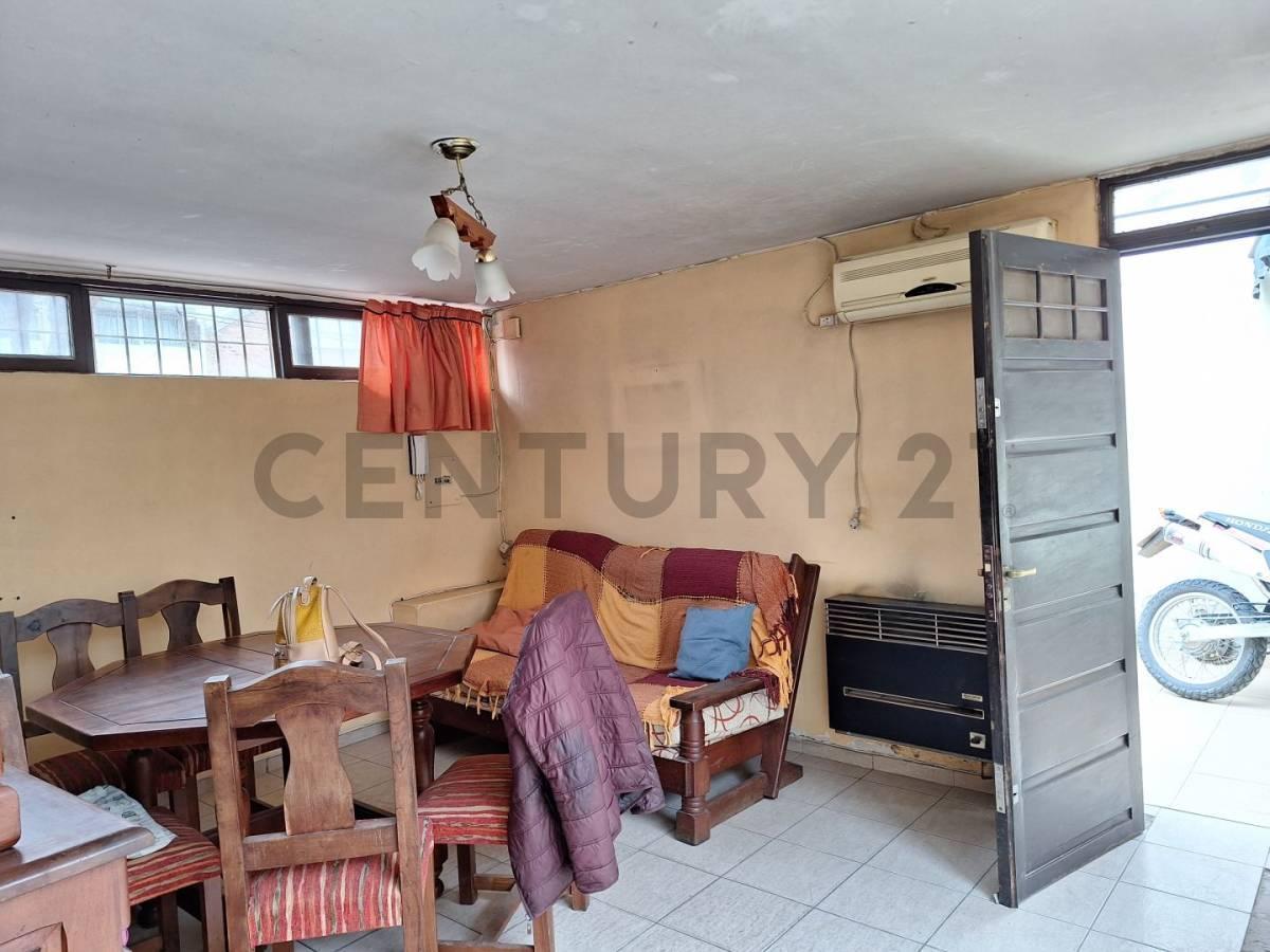 Venta Casa 3 Dorm. - Cochera y Patio Apta Crédito Hipotecario! Equipo Century 21. 3