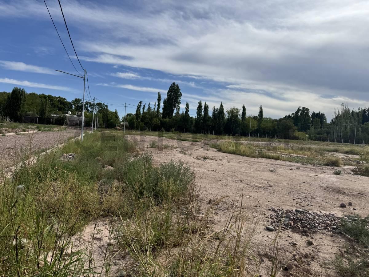 Venta de Carpeta de Lote Esquina en Ampros IX 5