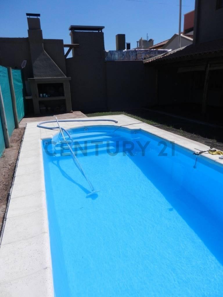 Century21 Vende Espectacular Vivienda en Barrio Furlotti 2