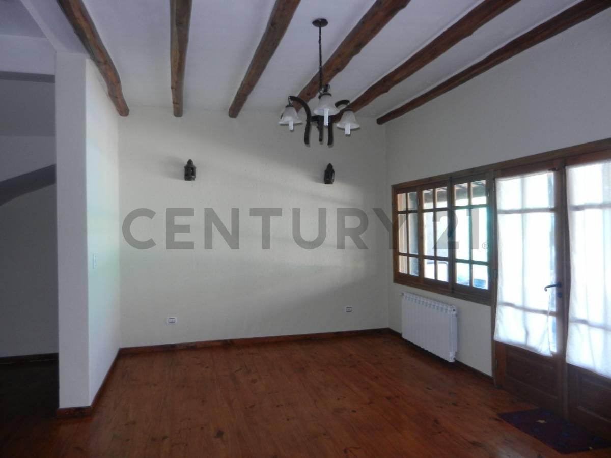 Century21 Vende Espectacular Vivienda en Barrio Furlotti 5