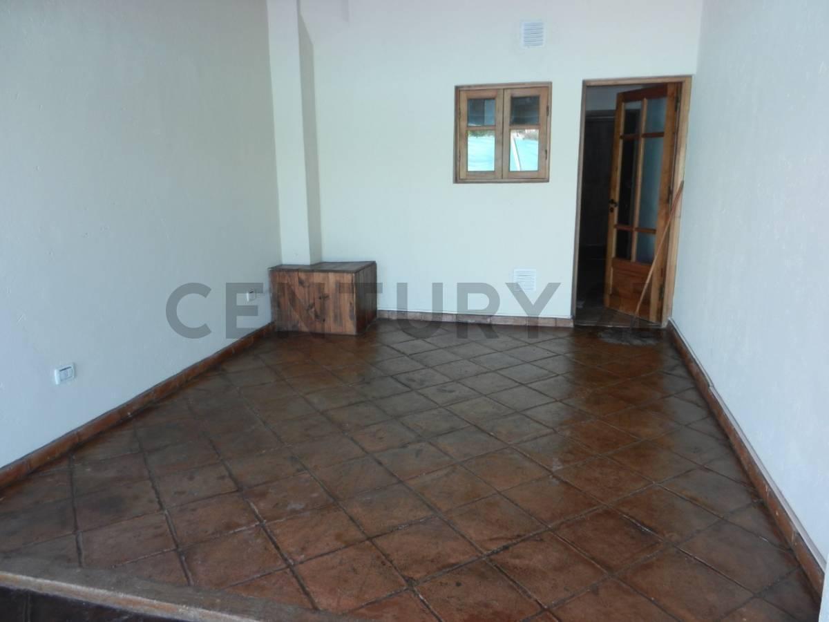 Century21 Vende Espectacular Vivienda en Barrio Furlotti 1