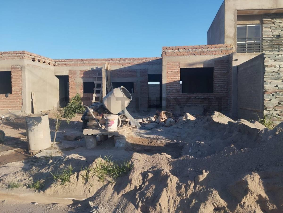 venta de Casa. Guaymallen century21lopez Vende 2 Casas Ubicadas en Barrio Privado "V. 5
