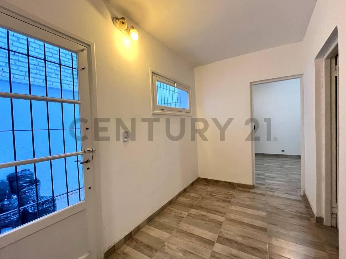 venta de Departamento 2 Dorm., Microcentro Mendoza century 21 Lopez Ofrece a La. 5