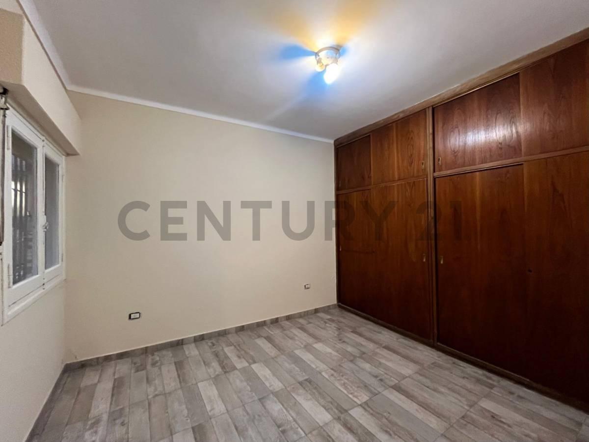 venta de Departamento 2 Dorm., Microcentro Mendoza century 21 Lopez Ofrece a La. 3