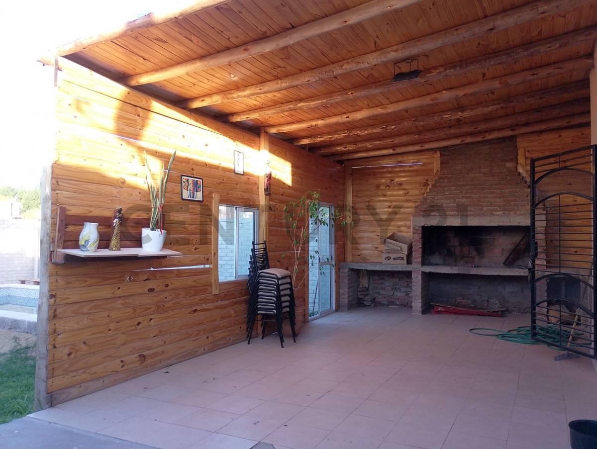 casa en Venta en Los Corralitos. century21 Lopez Vende Casa Ubicada en Pasaje con Sa. 3