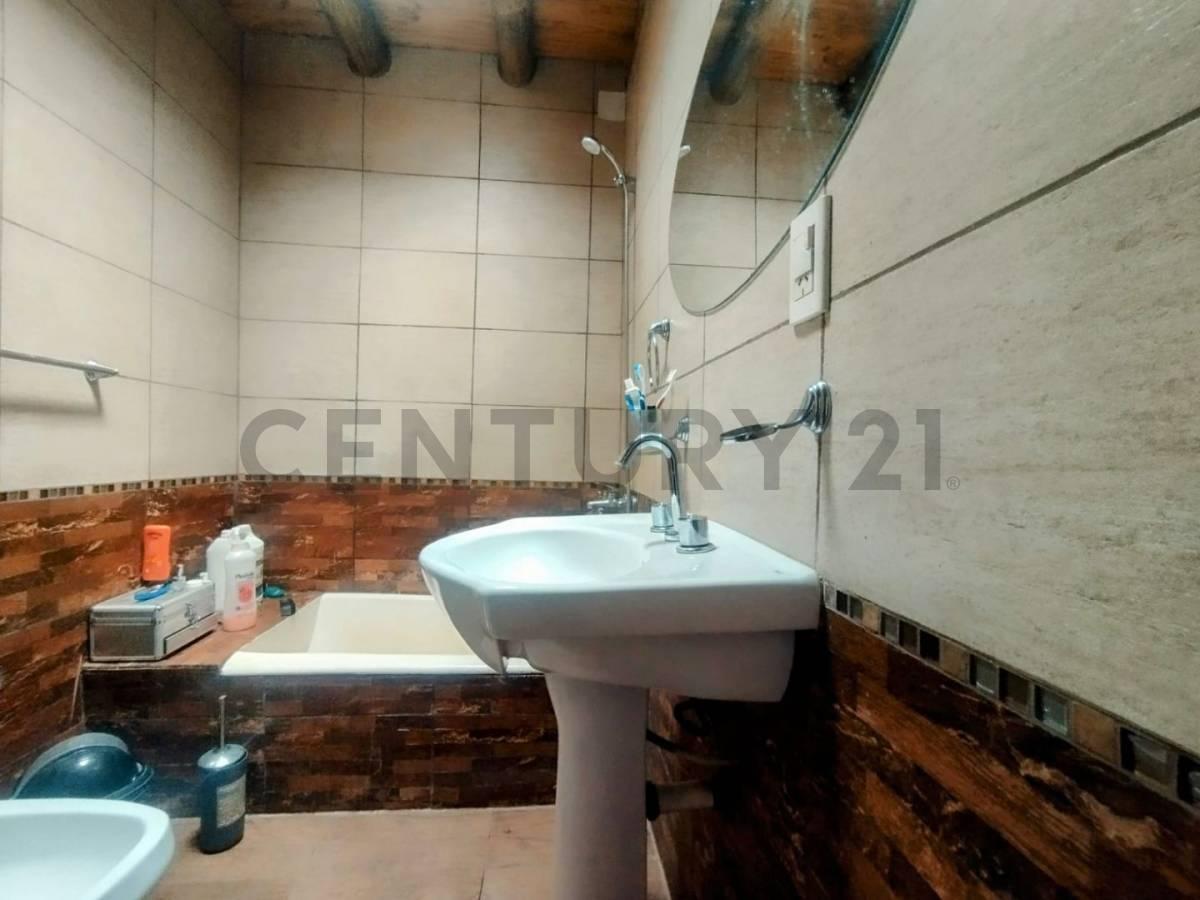 casa en Venta en Los Corralitos. century21 Lopez Vende Casa Ubicada en Pasaje con Sa. 4