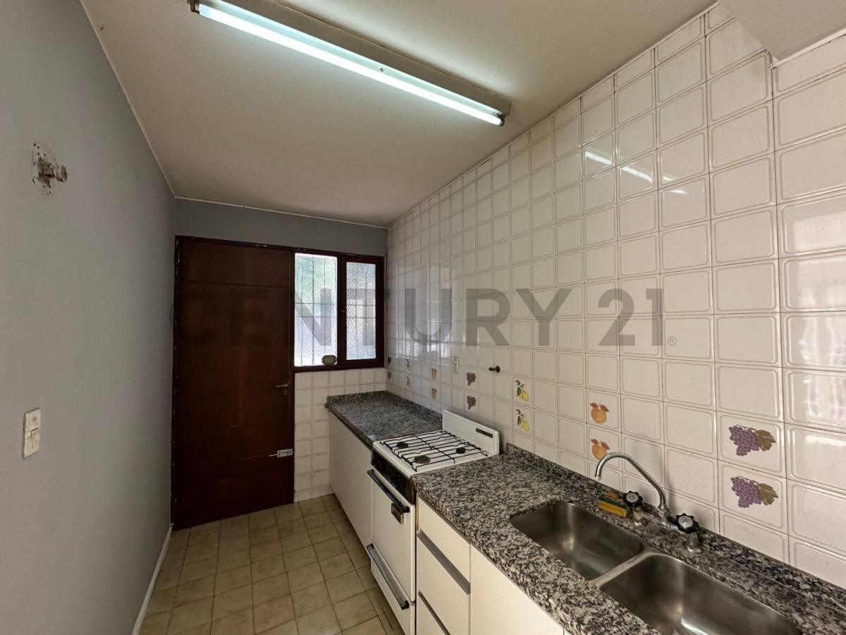 venta de Duplex en Calle Juan B Justo Ciudad Entre Calles Martinez de Rosas y Olascoagas. <. 5