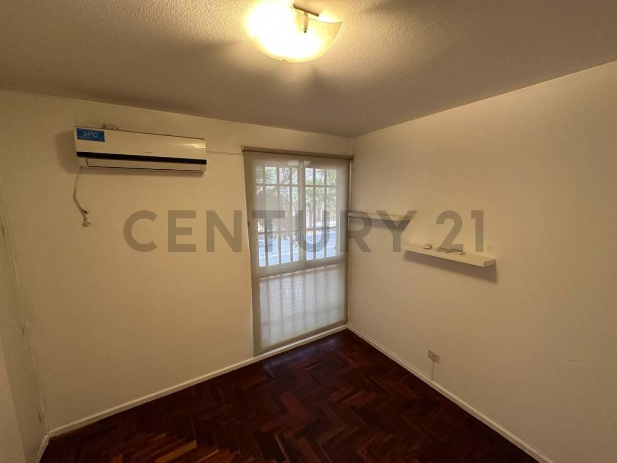 venta de Duplex en Calle Juan B Justo Ciudad Entre Calles Martinez de Rosas y Olascoagas. <. 3