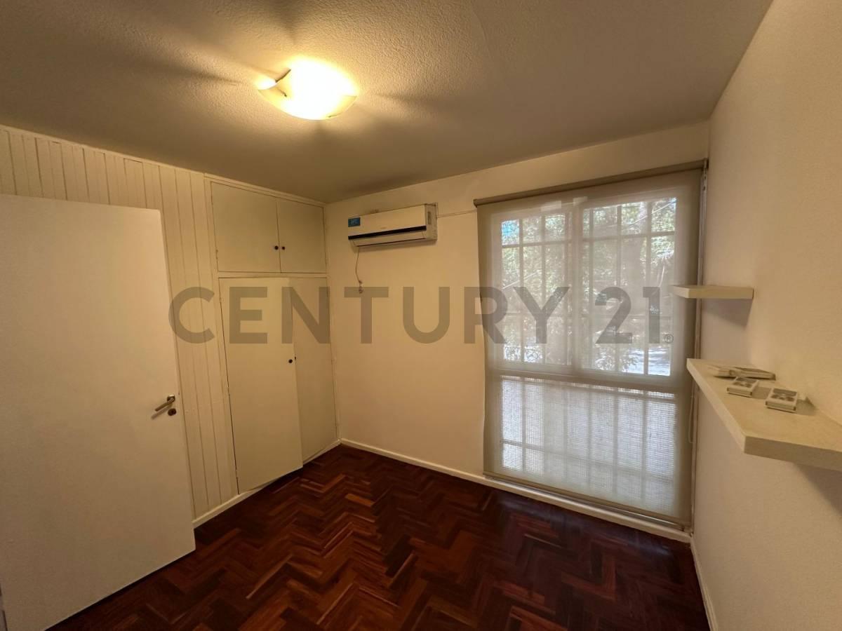 venta de Duplex en Calle Juan B Justo Ciudad Entre Calles Martinez de Rosas y Olascoagas. <. 3