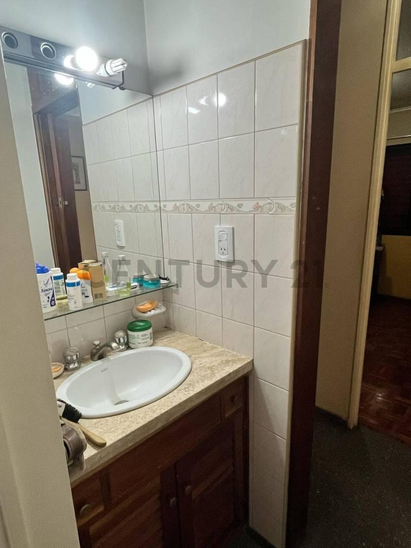 Venta de Departamento en La Sexta Seccion 5