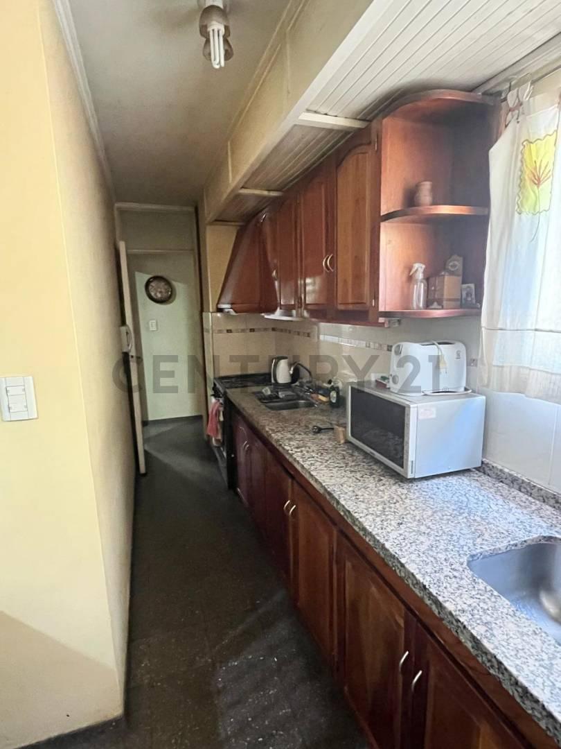 Venta de Departamento en La Sexta Seccion 4