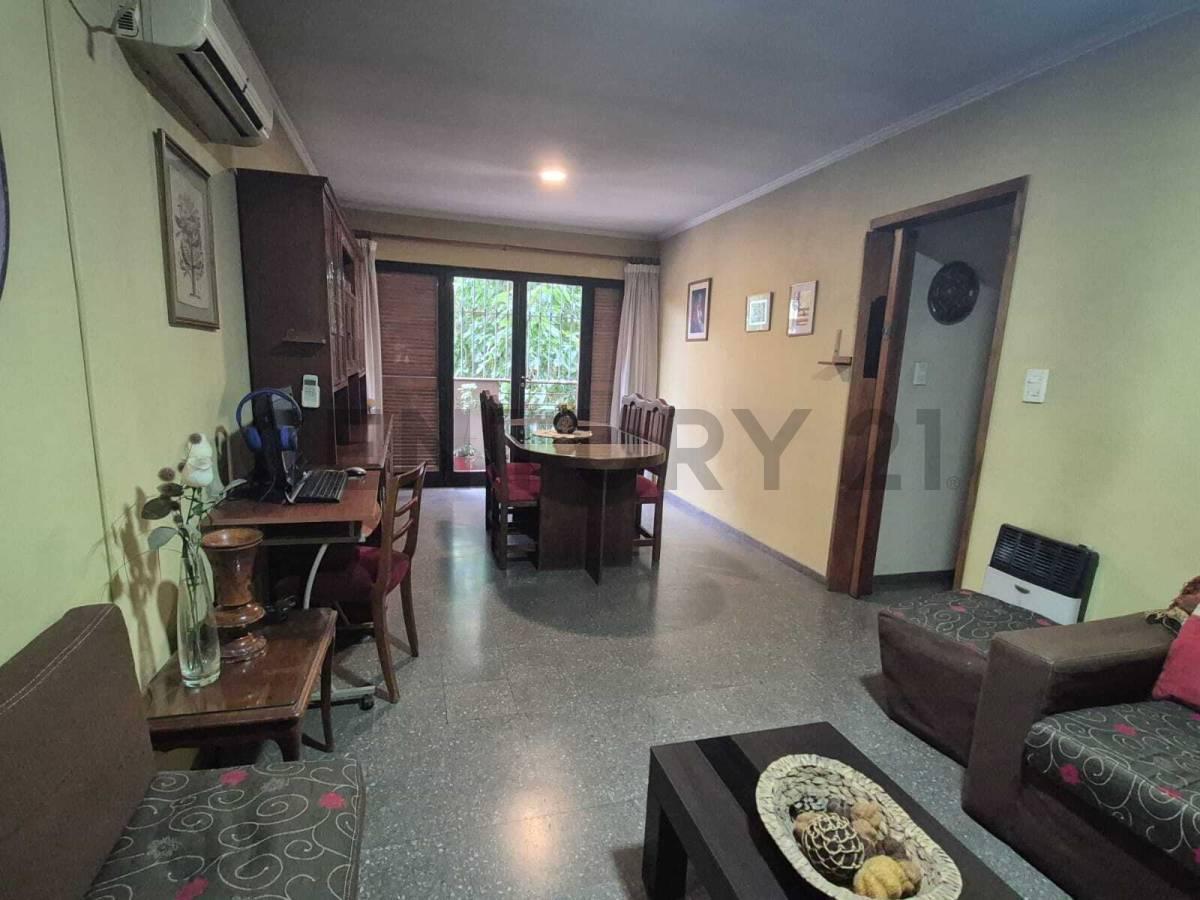 Venta de Departamento en La Sexta Seccion 1