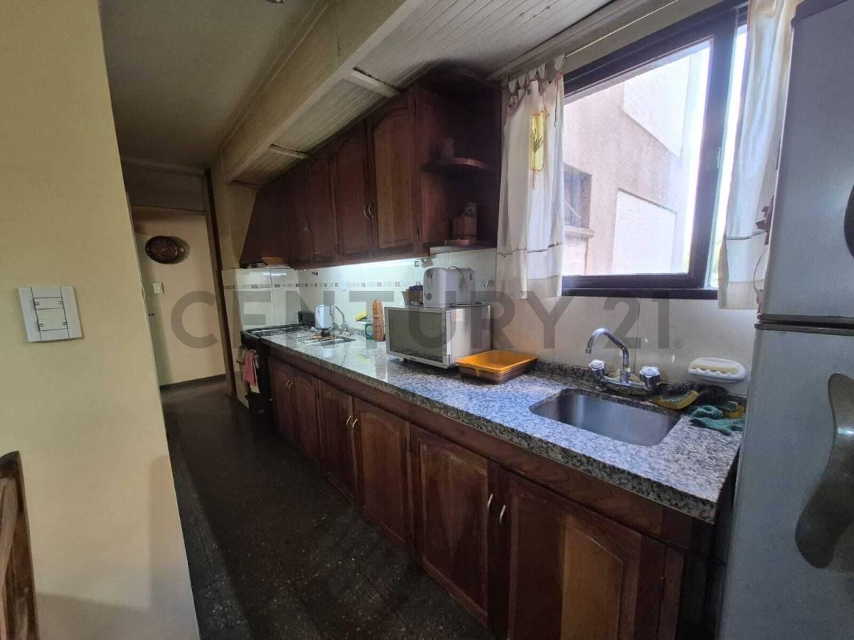Venta de Departamento en La Sexta Seccion 4