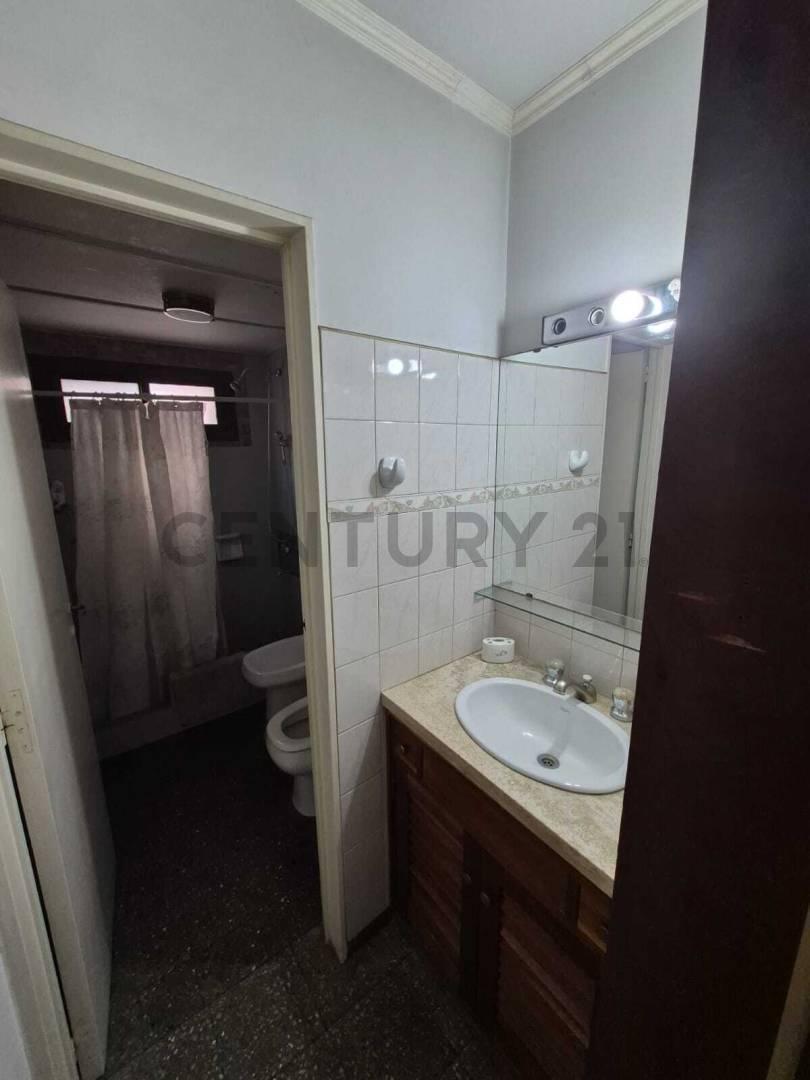 Venta de Departamento en La Sexta Seccion 2