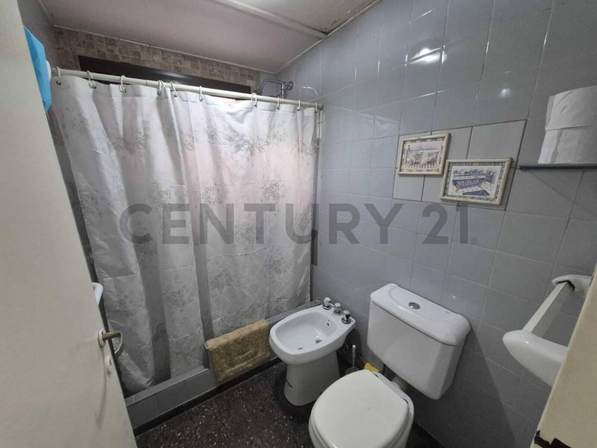 Venta de Departamento en La Sexta Seccion 3