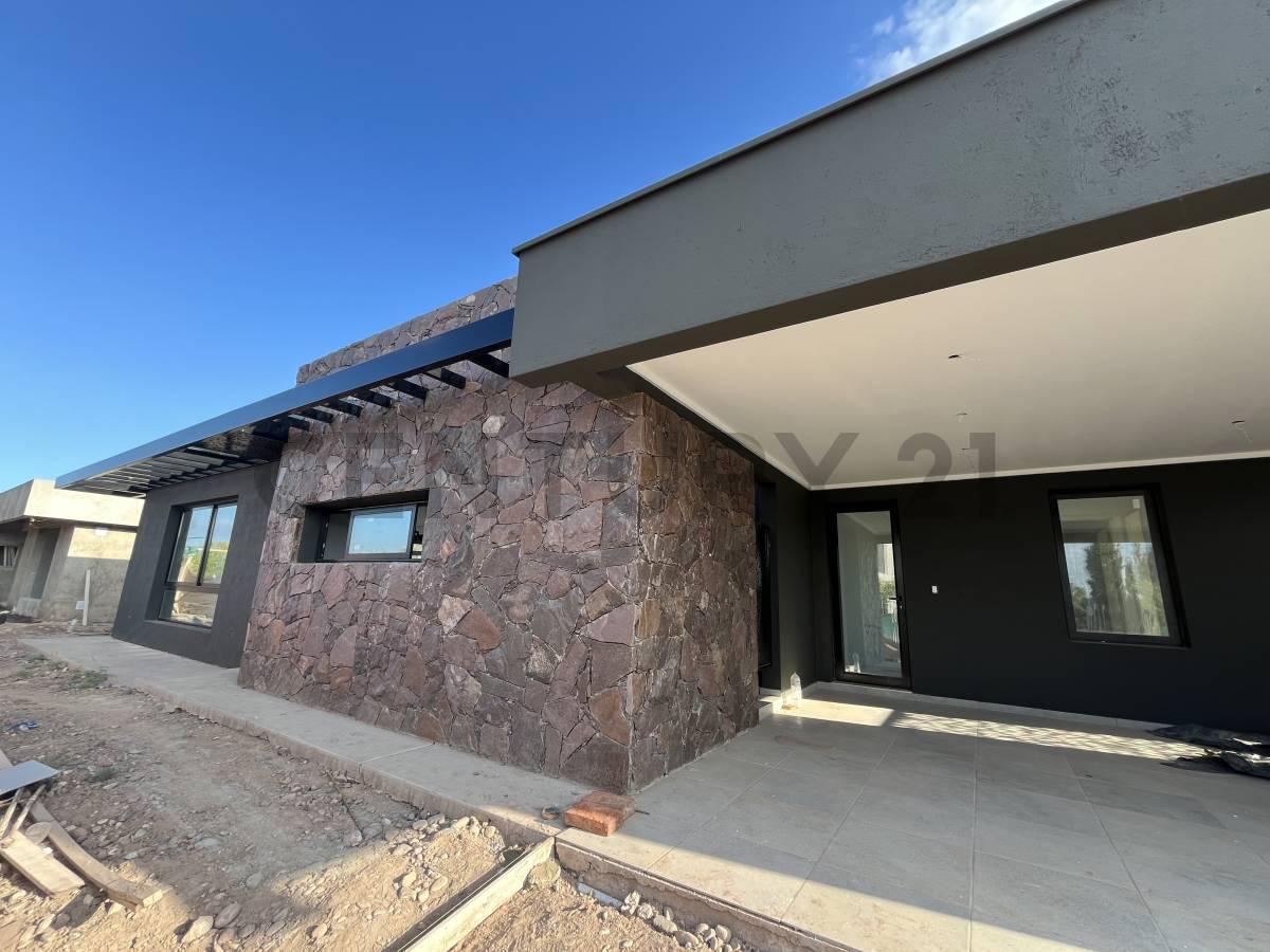 Century 21 López Vende Casa en Pozo en Barrio Privado Gran Boedo, Luján de Cuyo. 3