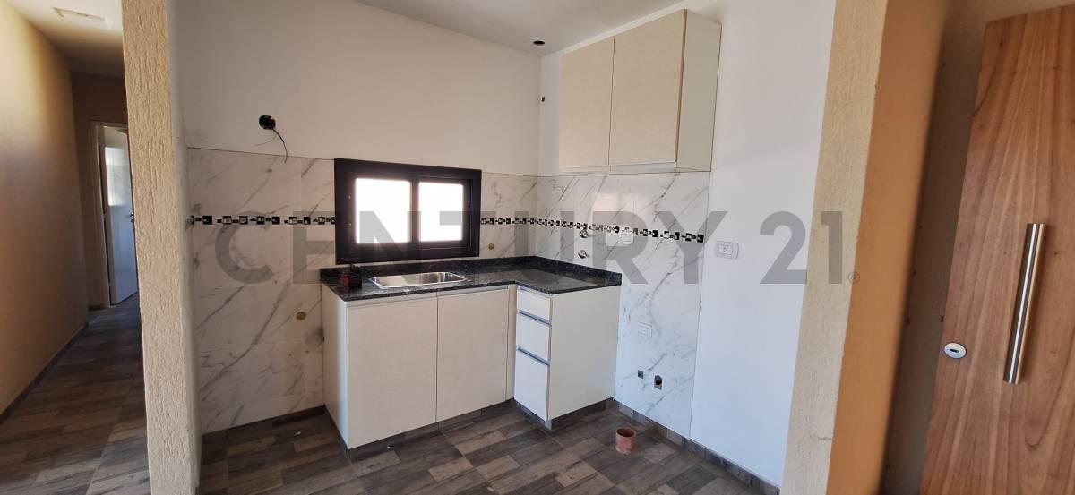 Venta Departamento 1º Piso - 2 Habitaciones y Cochera 2