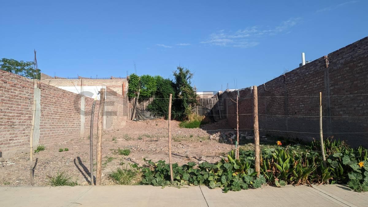 Lote en Venta. Barrio "La Estanzuela". 200 m². Godoy Cruz 2