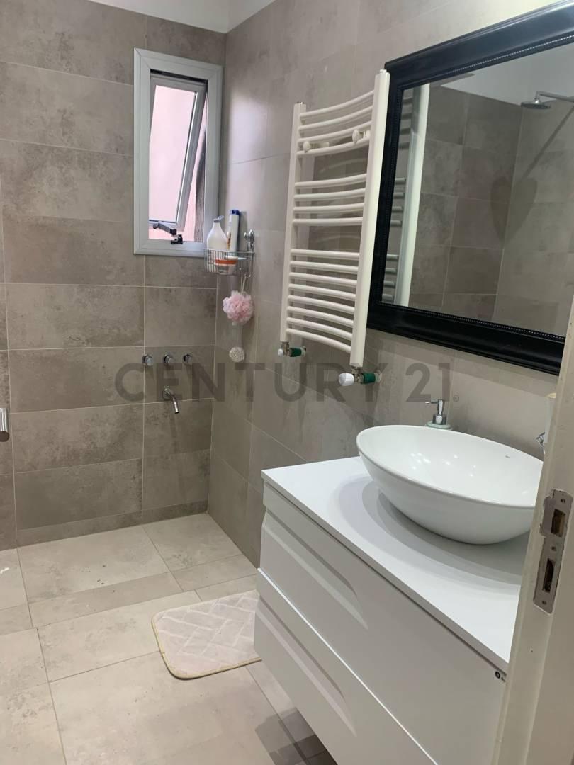 Venta de Casa Barrio Privado Las Retamas 5
