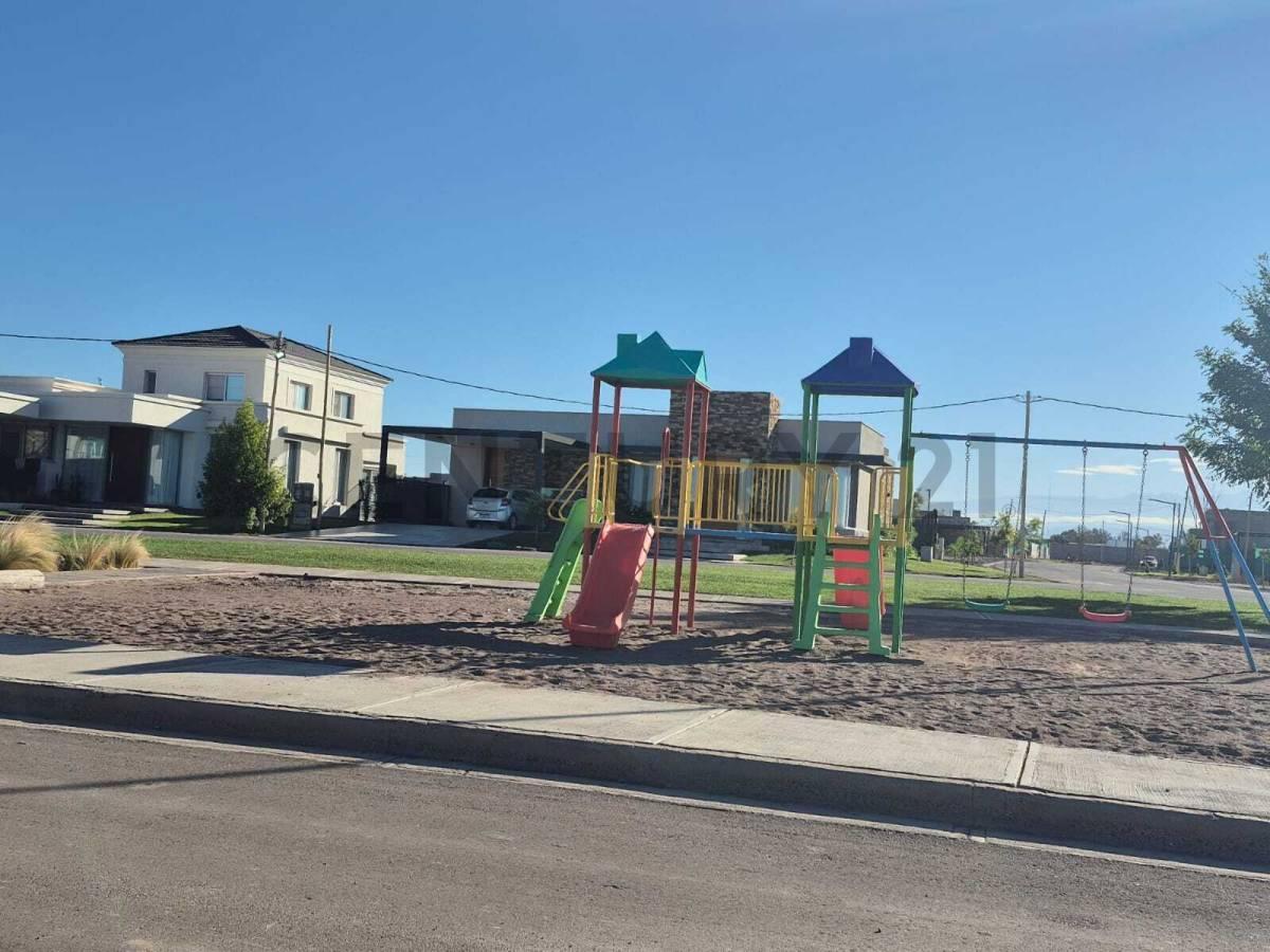 Venta de Casa Barrio Privado Las Retamas 1