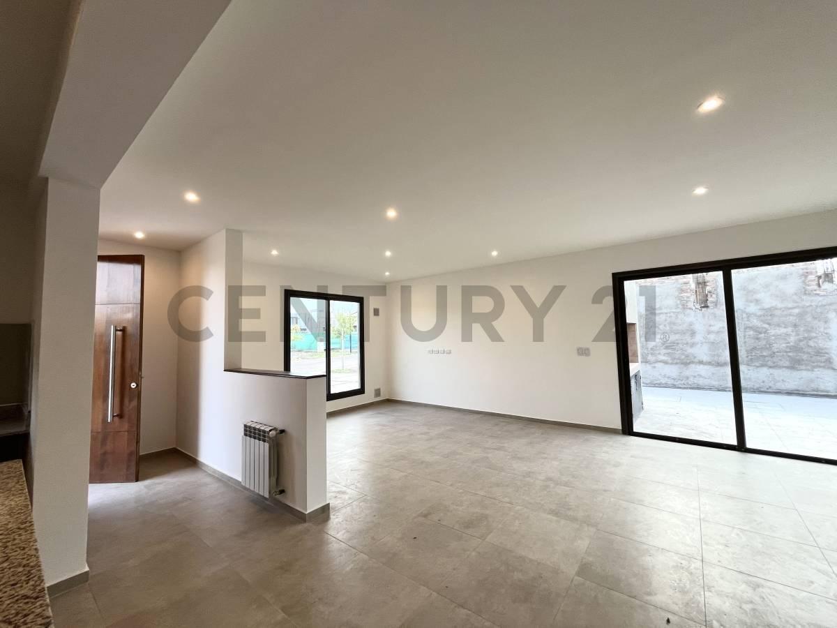 Century 21 López Vende Casa en Barrio Privado “ciro de Vieytes” Maipú, Mendoza. 1