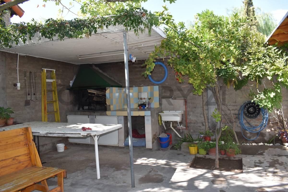 Se Vende Casa 2 Dorm. Apta a Credito - Godoy Cruz 2