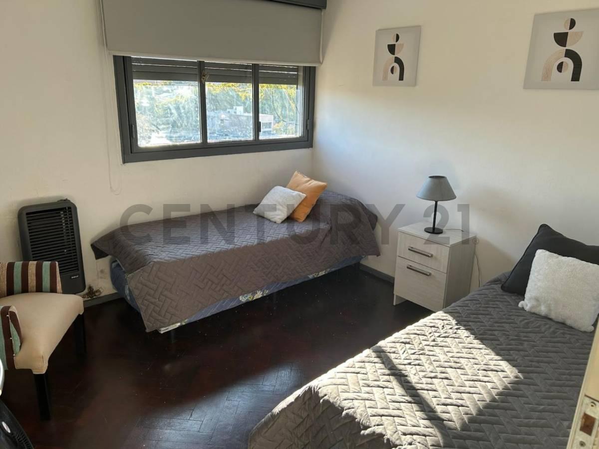 Venta de Departamento. Calle Buenos Aires de Ciudad. 4