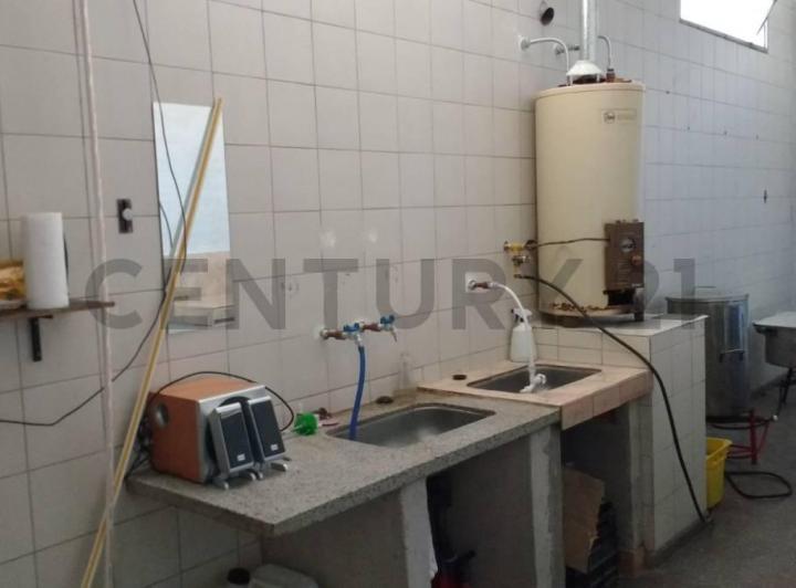 SALON COMERCIAL Y DEPARTAMENTO EN GUAYMALLEN 1