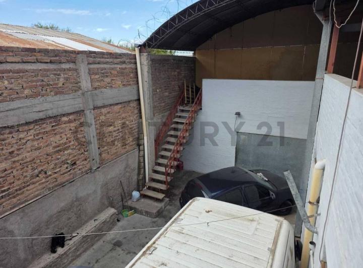 SALON COMERCIAL Y DEPARTAMENTO EN GUAYMALLEN 2