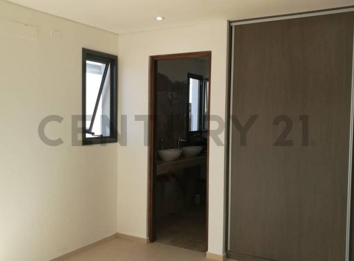 VENTA CASA EN POZO - 3 HABITACIONES + ESCRITORIO 4