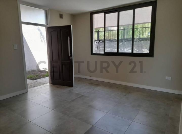<p>Venta de Casa 5 AMBIENTES 3 DORMITORIOS en OCTAVA SECCIÓN, Mendoza</p><p>Century 21 López ve... 5