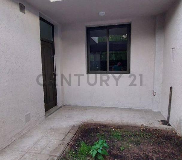 <p>Venta de Casa 5 AMBIENTES 3 DORMITORIOS en OCTAVA SECCIÓN, Mendoza</p><p>Century 21 López ve... 2