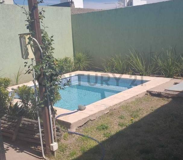 century 21 Lopez alquila casa 5
