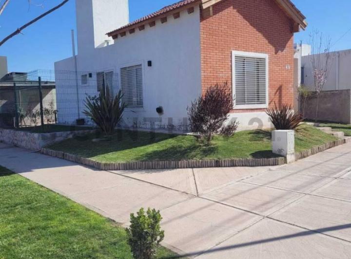 century 21 Lopez alquila casa 2