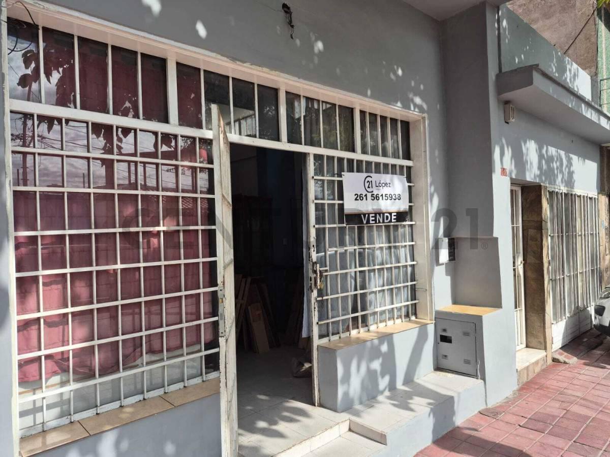 Venta de casa y salón comercial en Cuarta Sección