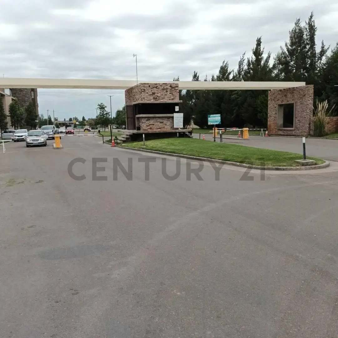 DUPLEX EN VENTA "BARRIO CORTADERAS III " 3