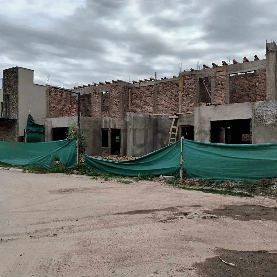DUPLEX EN VENTA "BARRIO CORTADERAS III " 2