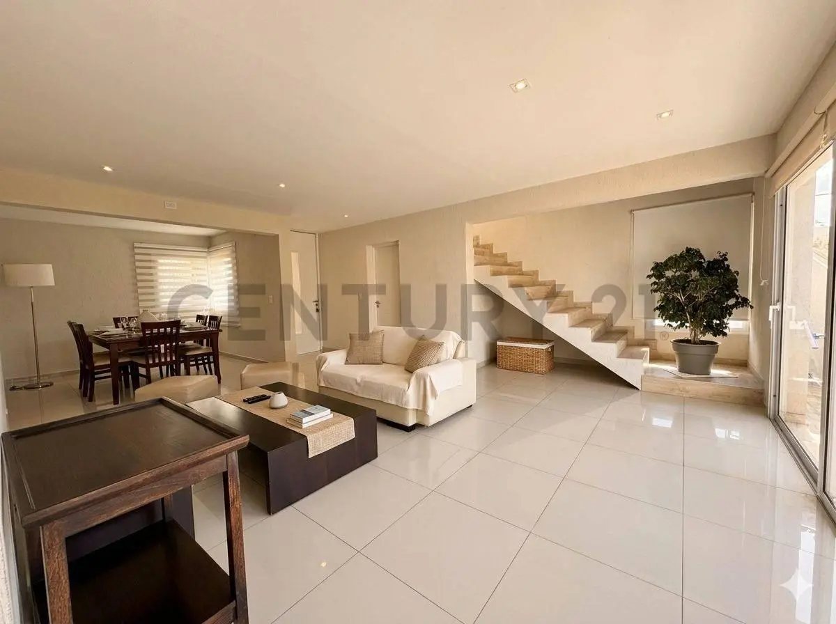 Casa en venta Lujan de Cuyo 5