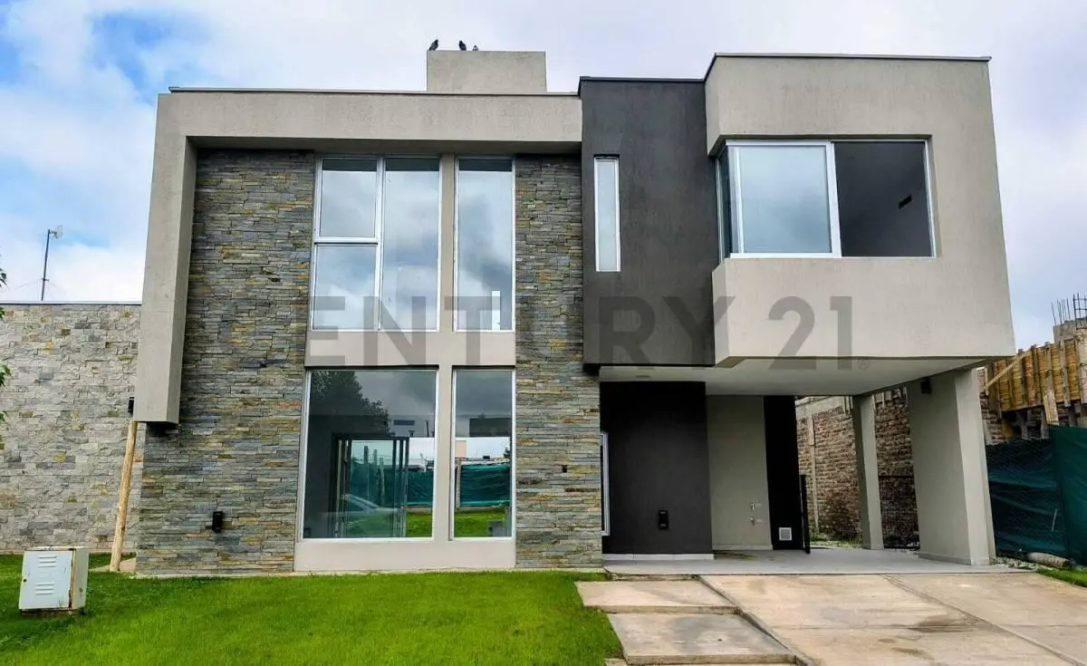 Venta de Casa Barrio Privado en Guaymallén 2