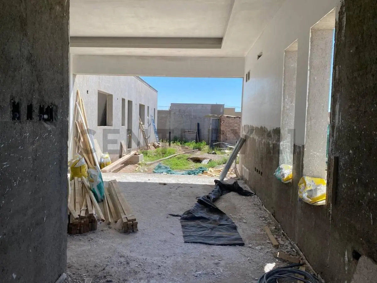 VENTA CASA EN POZO EN MAIPU BARRIO PRIVADO 8