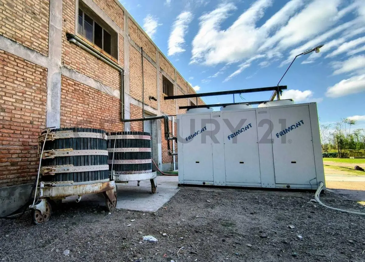 Venta de Bodega en Junín 3