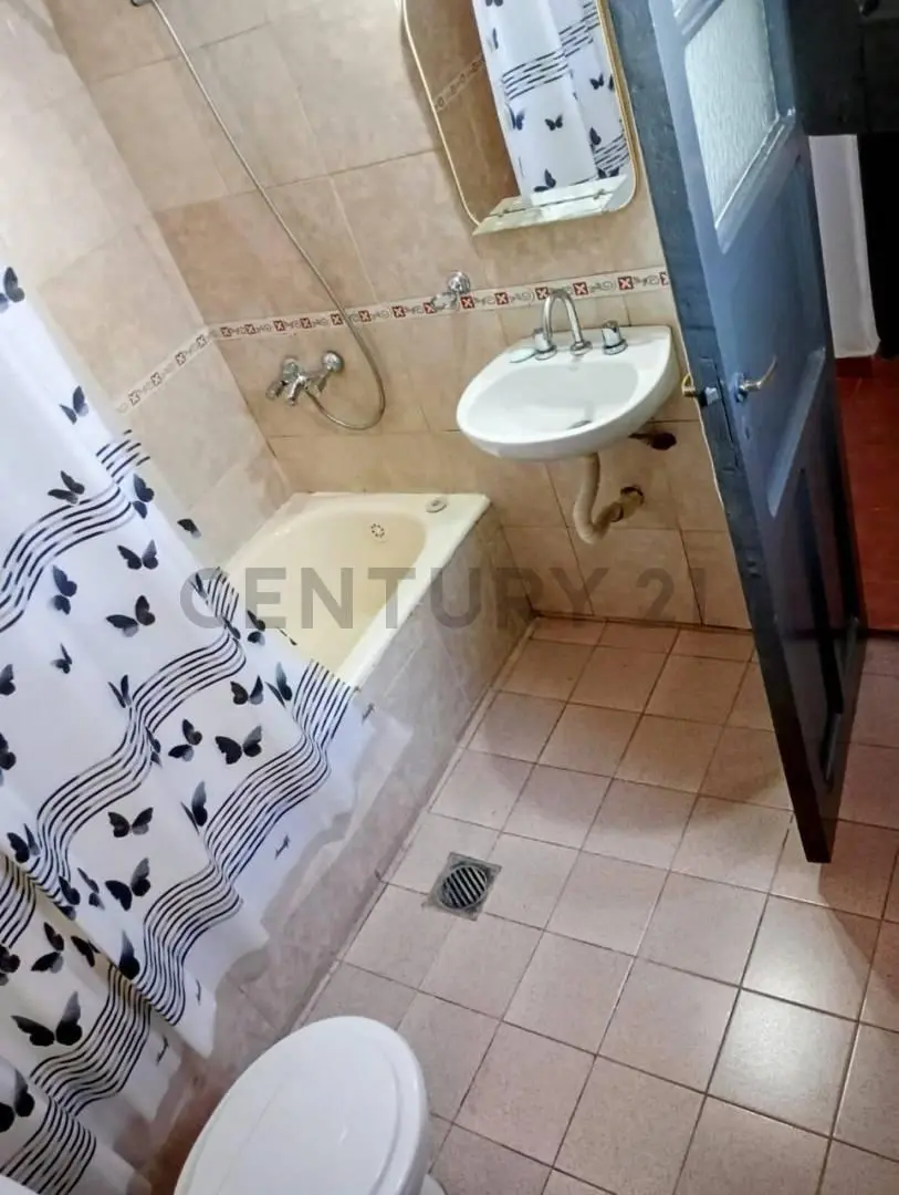 DEPARTAMENTO DE VENTA  E PLANTA BAJA 3