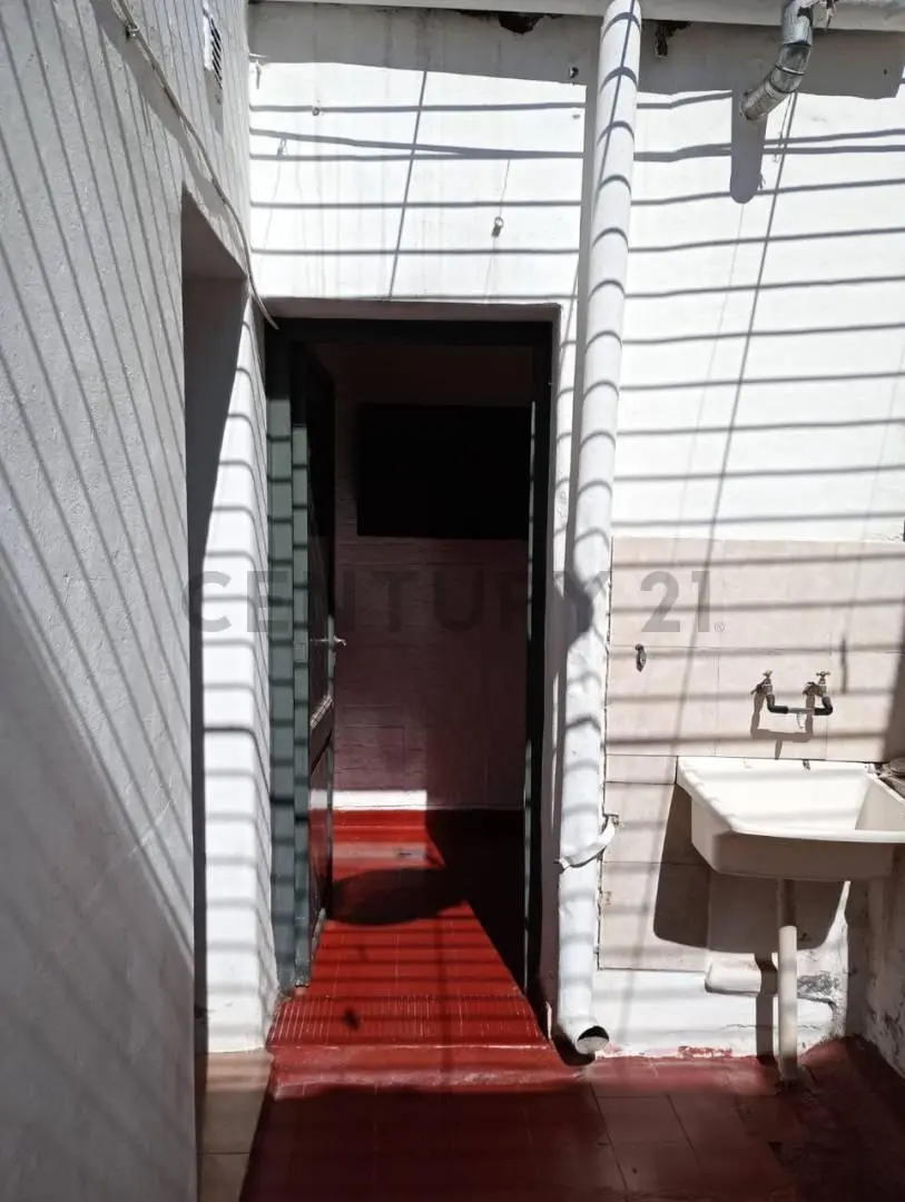 DEPARTAMENTO DE VENTA  E PLANTA BAJA 5